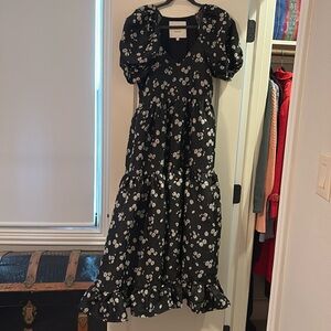 EUC dream sister Jane volume gown!